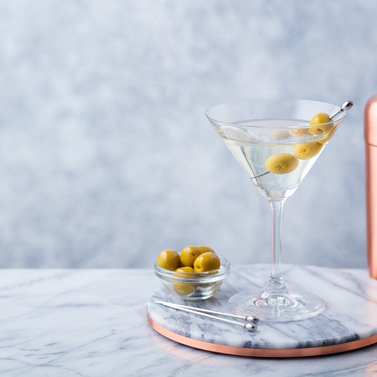 How to Make a Classic Dirty Martini Cocktail Liquor Loot