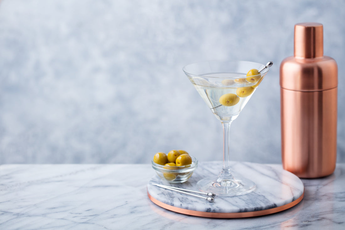 How to Make a Classic Dirty Martini Cocktail