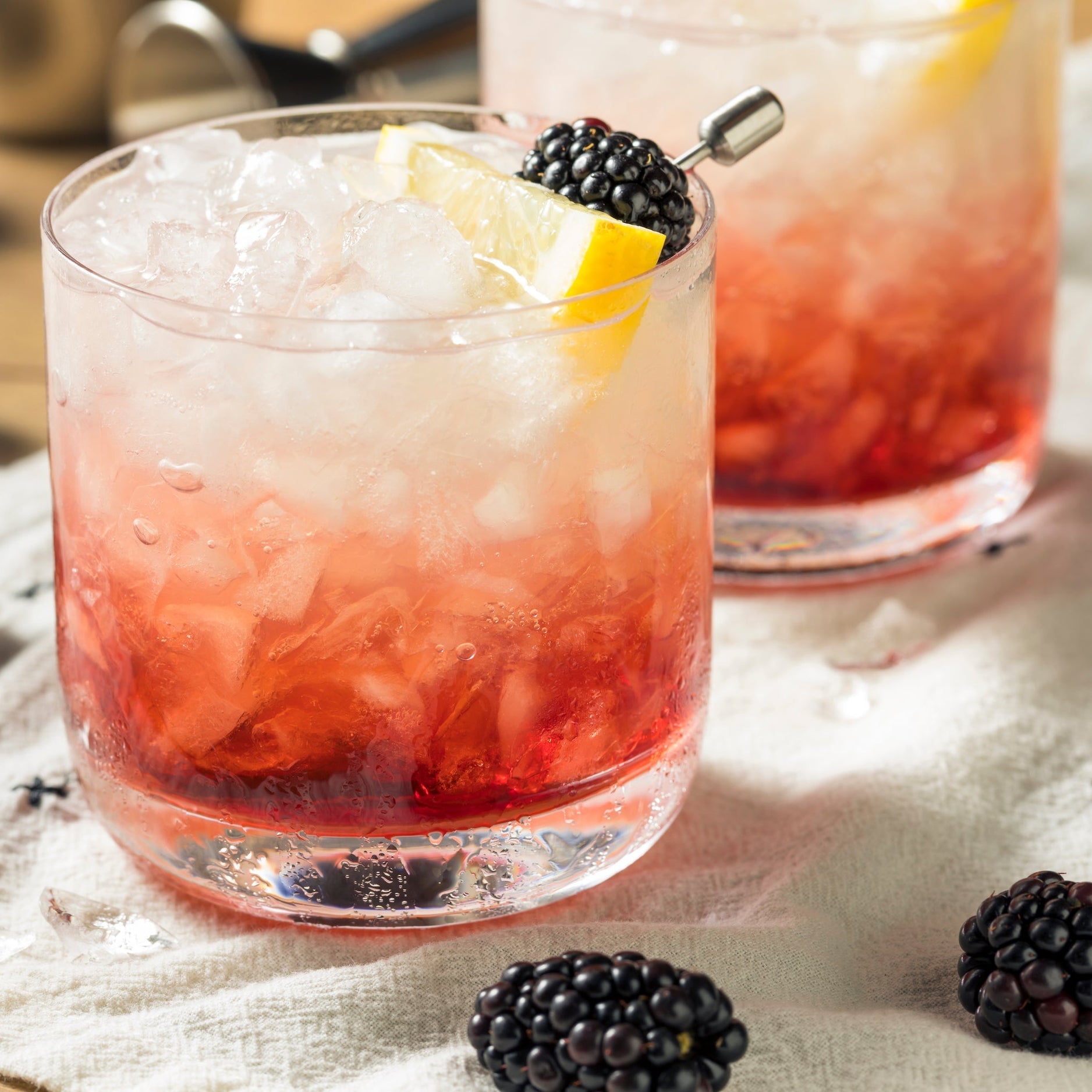 How to Make a Classic Bramble Cocktail Liquor Loot
