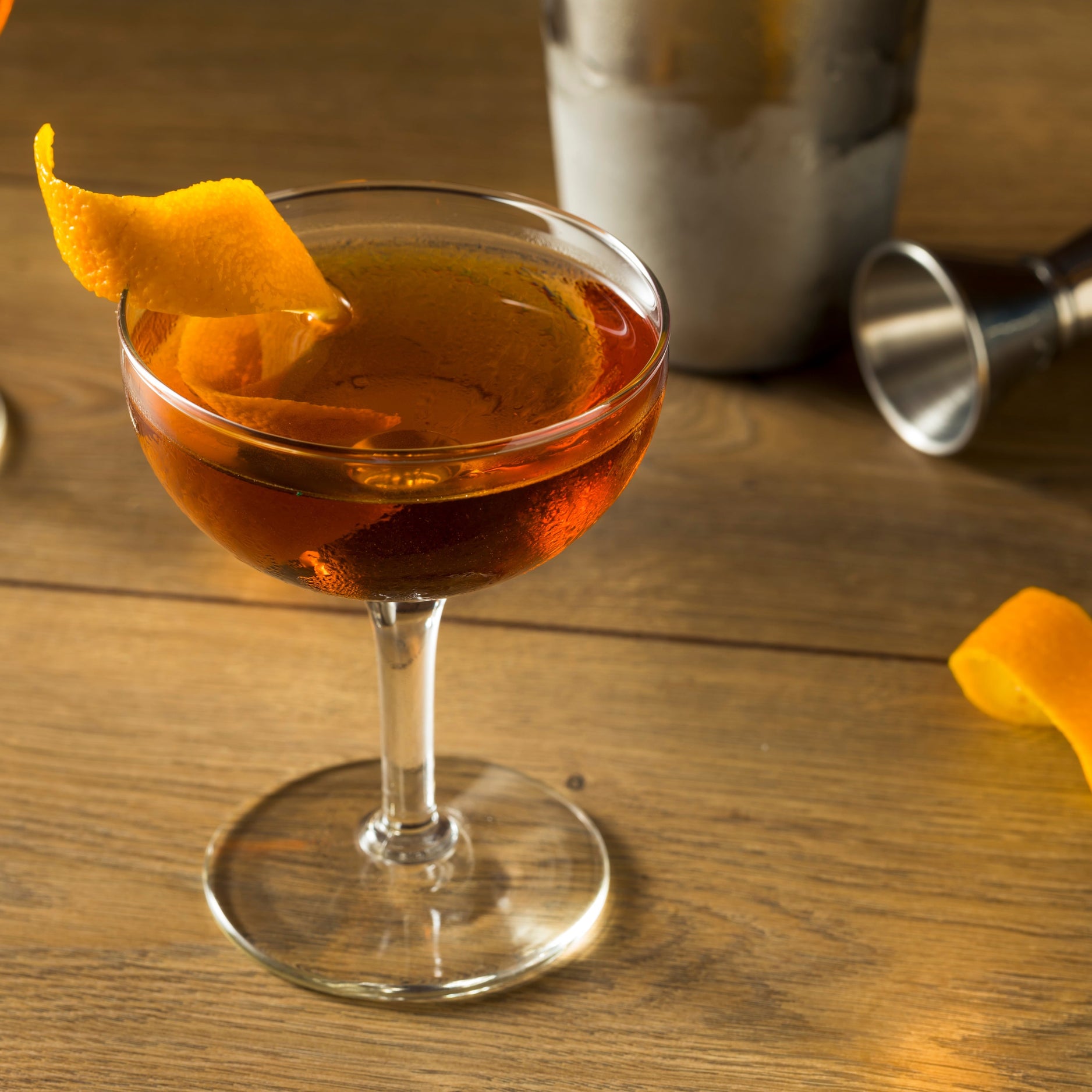 How to Make a Classic Martinez Cocktail Liquor Loot